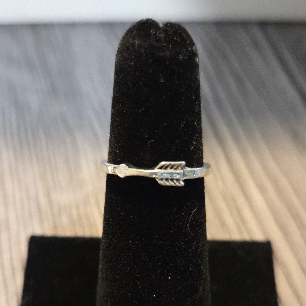 Arrow Ring